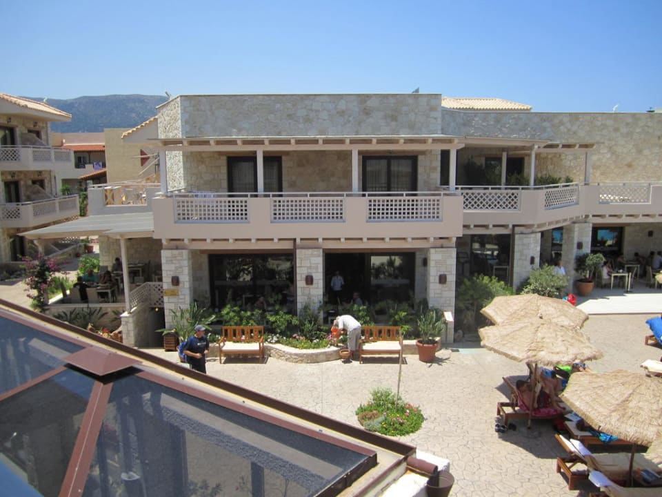 Blick vom Zimmer aufs Hauptrestaurant Cactus Royal