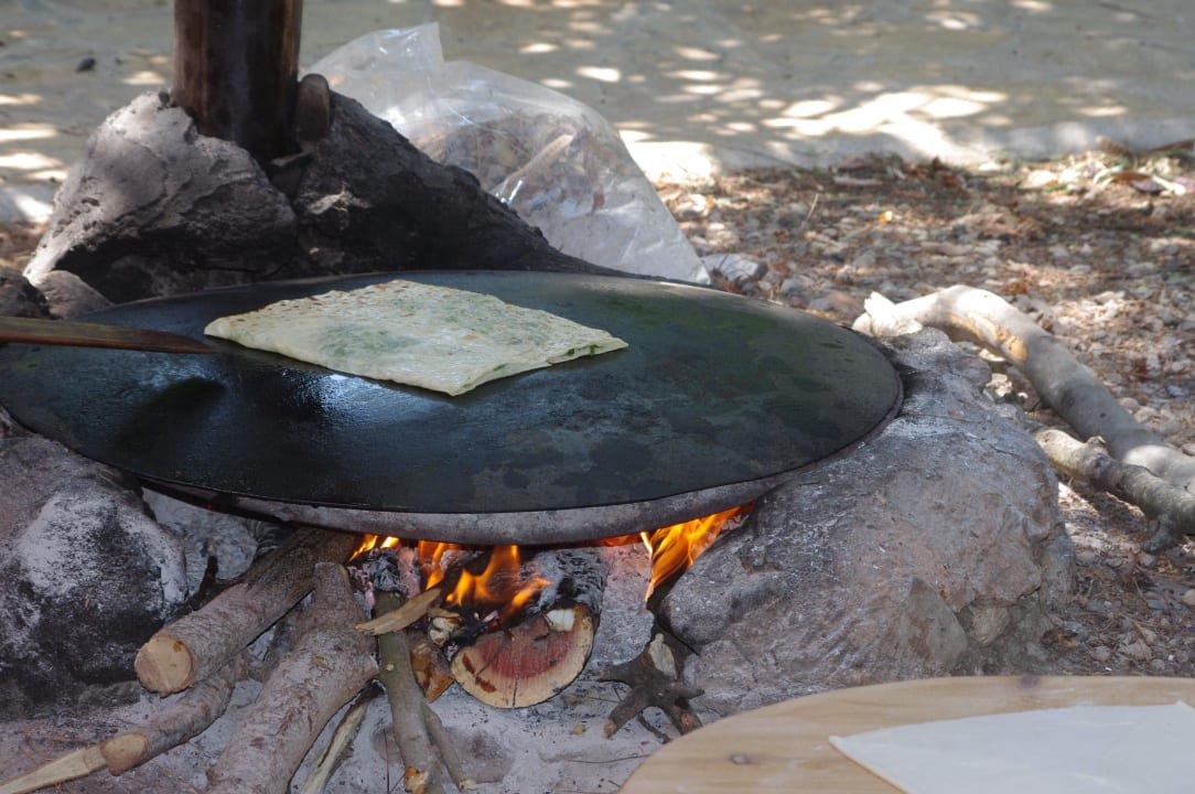 Gözlemeherstellung im Freien LYKIA lodge | home of happiness