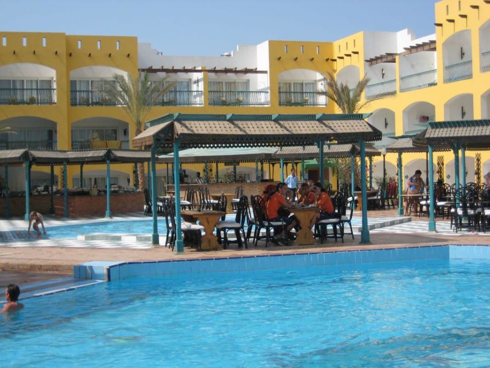 Blick auf eine der Poolbars Bel Air Azur Resort - Adults only