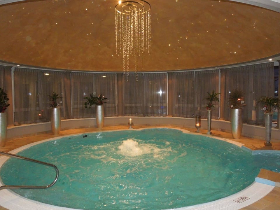 Pool Bergergut - Das Genießerhotel für Paare