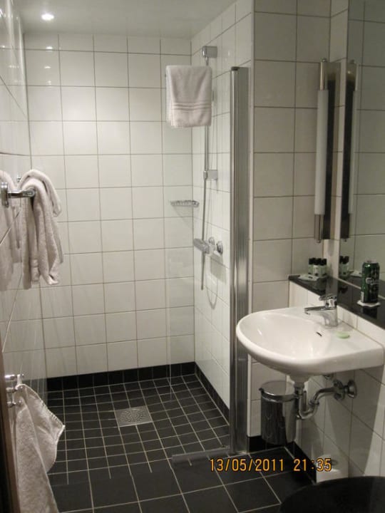 Großes Bad mit Dusche Best Western Plus Time Hotel