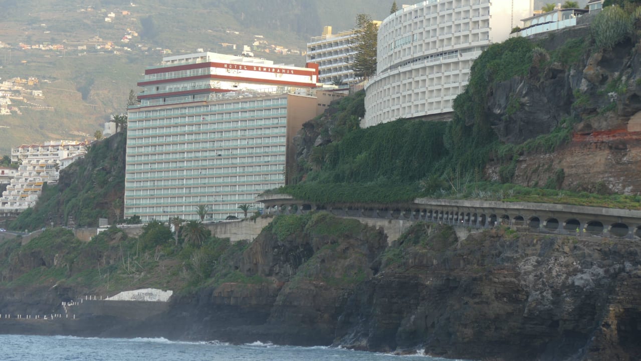 Hotelfront - linkes Objekt Hotel Best Semiramis