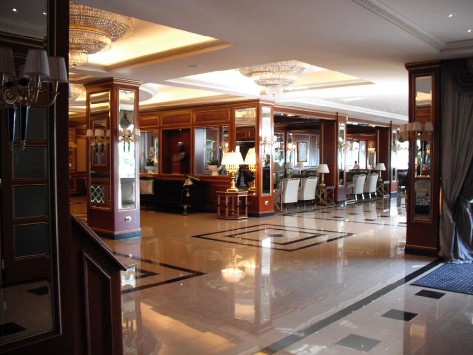 Lobby mit Blick zur Bar Hotel Splendid