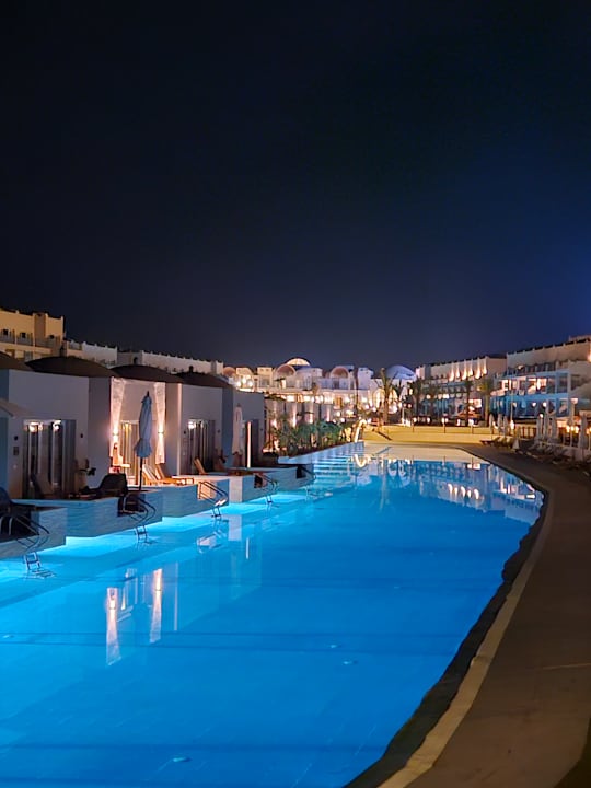 Pool Diamond Beach by Pearl Resort