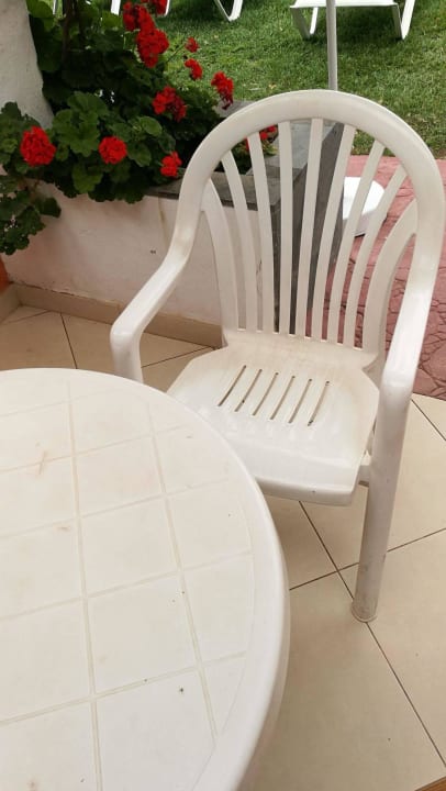 Bungalow 153, Terrassenmöbel, erneuerungsbedürftig HL Miraflor Suites Hotel