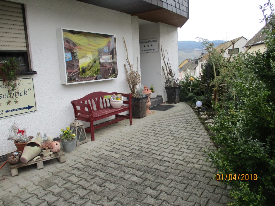 Eingang zu unserm Gästehaus Gästehaus Moselblick