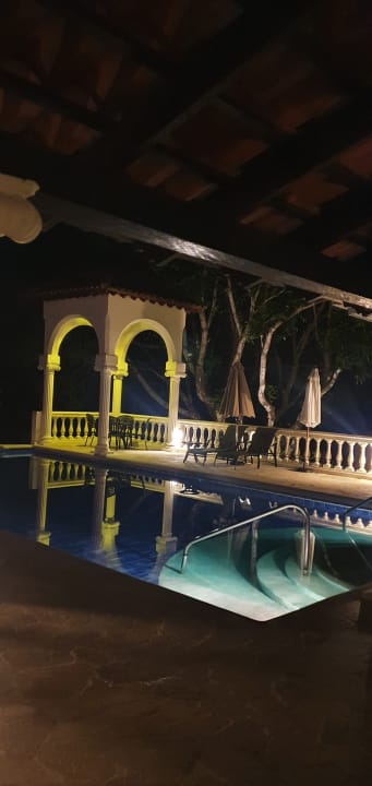 Pool Parador Resort & Spa