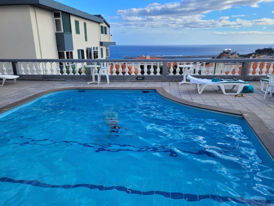 Pool Hotel Residencial Pina