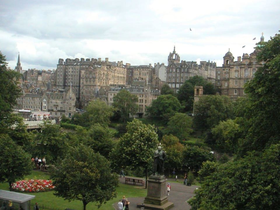 Blick aus dem Zimmer Hotel Mercure Edinburgh City Princes Street