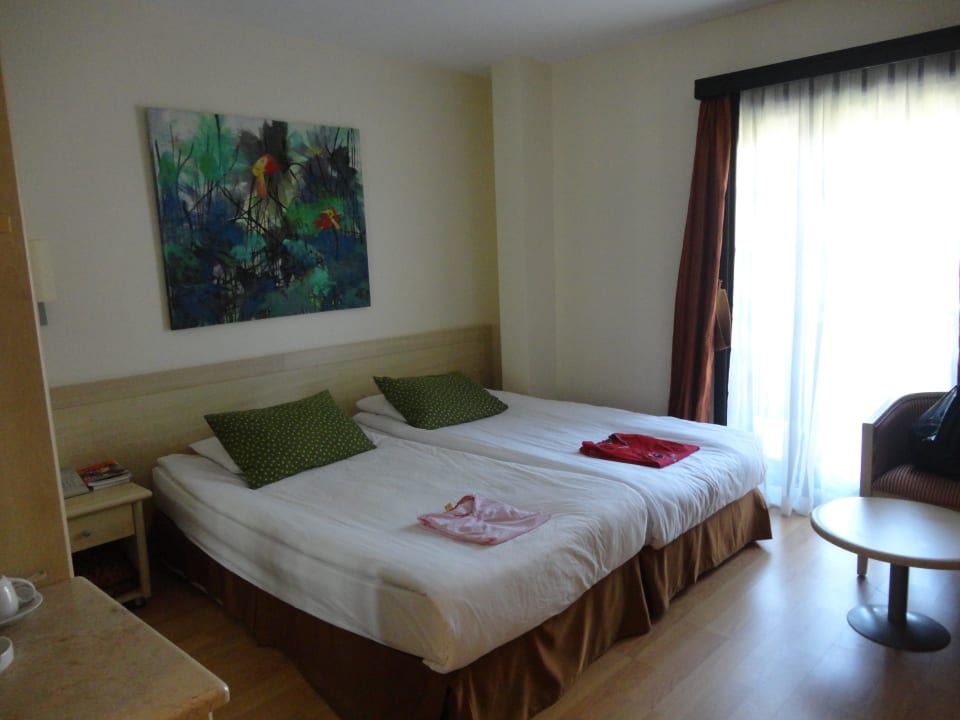 Bett Starlight Resort Hotel