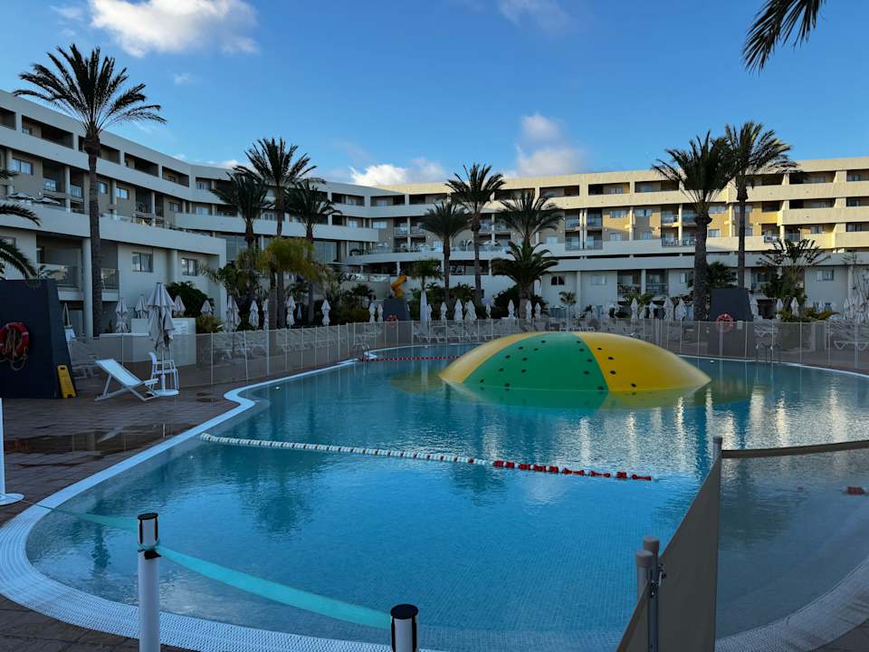 Pool Iberostar Waves Gaviotas Park
