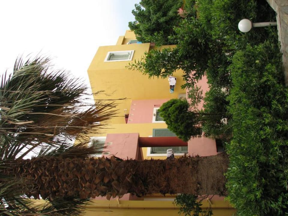 Podwórko w hotelu Minos Village Hotel