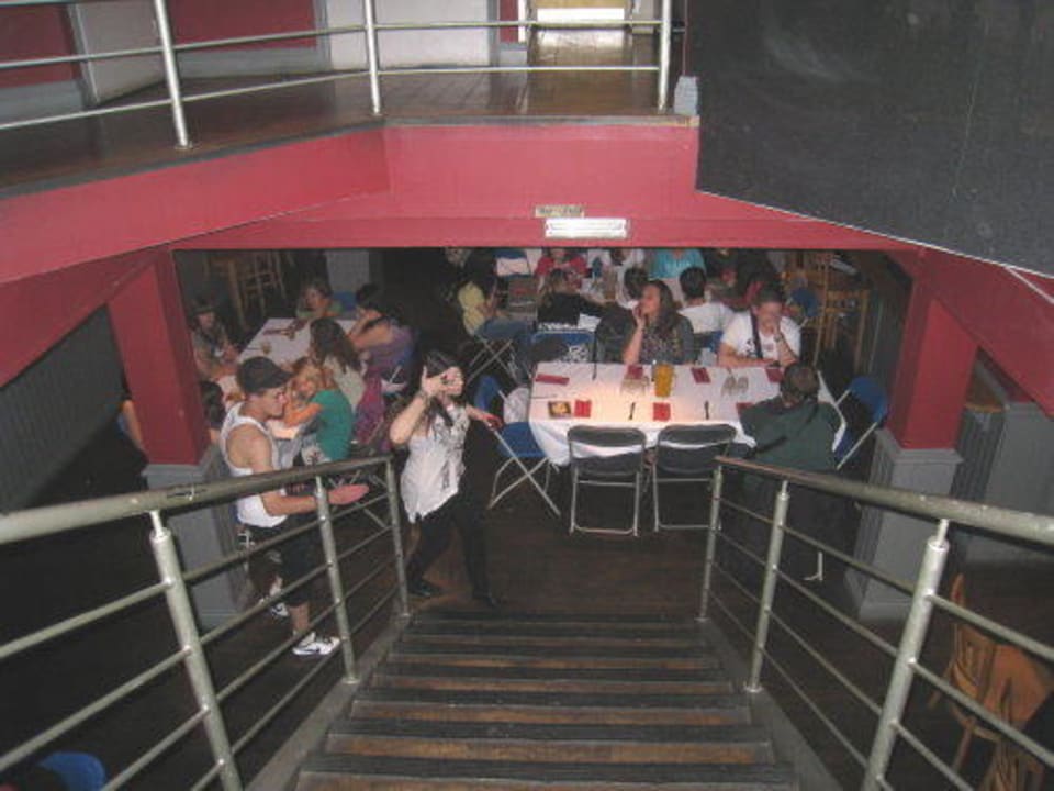 Ungemütlicher Speiseraum Hostel St. Christopher's - London Bridge: The Inn