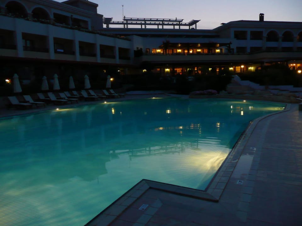 Pool und unteres Haupthaus Aegean Melathron Thalasso Spa Hotel