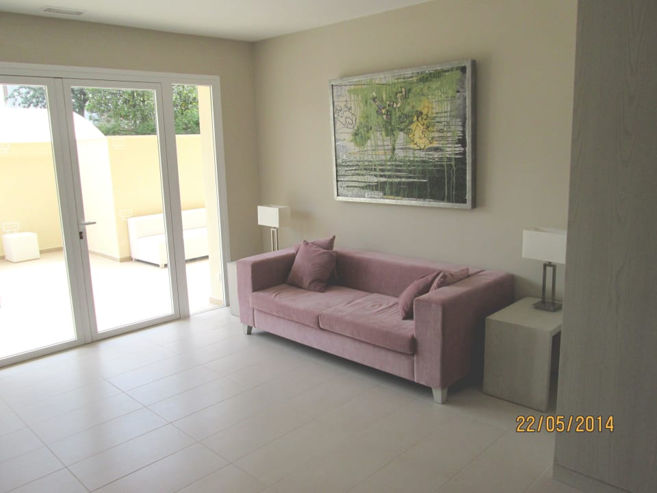 Weg zum Pool rechts FLOR los Almendros Hotel