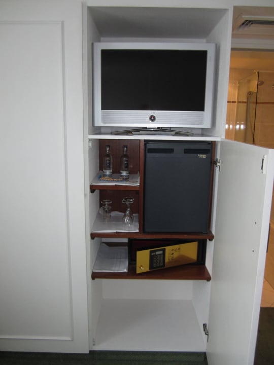 Minibar und Safe Hotel Bayerischer Hof