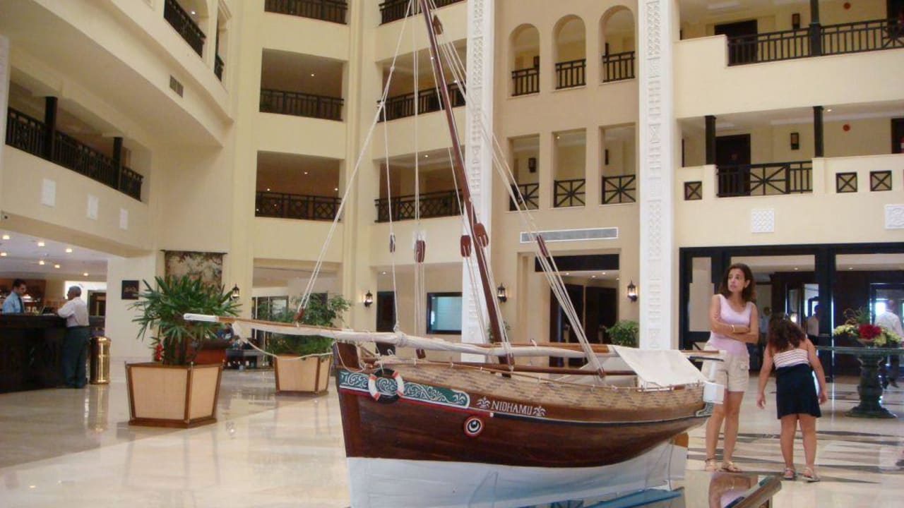 Boot in der Lobby Steigenberger ALDAU Beach Hotel