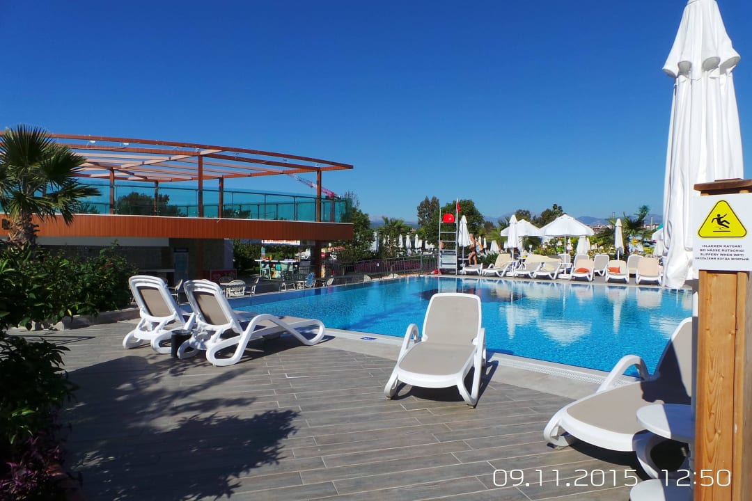 Pool mit Terrasse Dream World Aqua Hotel