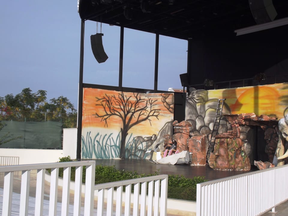 Amphitheater Paloma Oceana