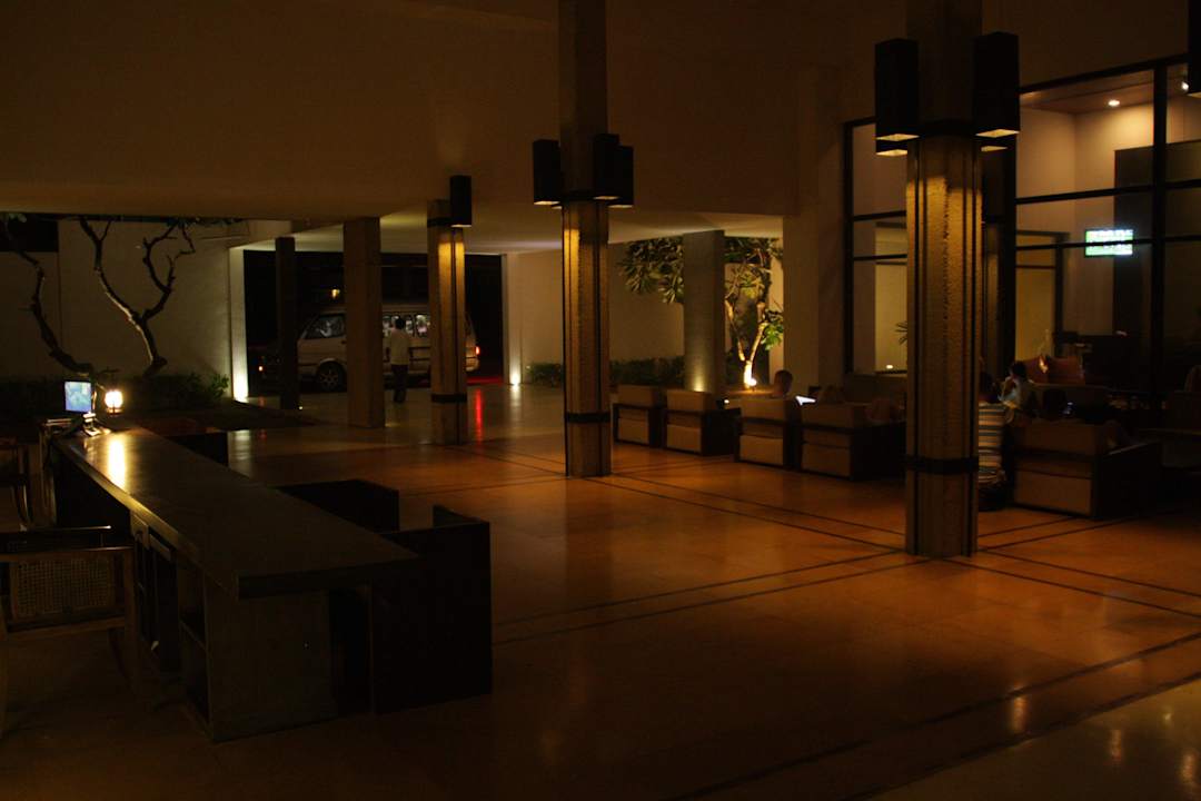 Lobby am Abend Haridra Resort & Spa