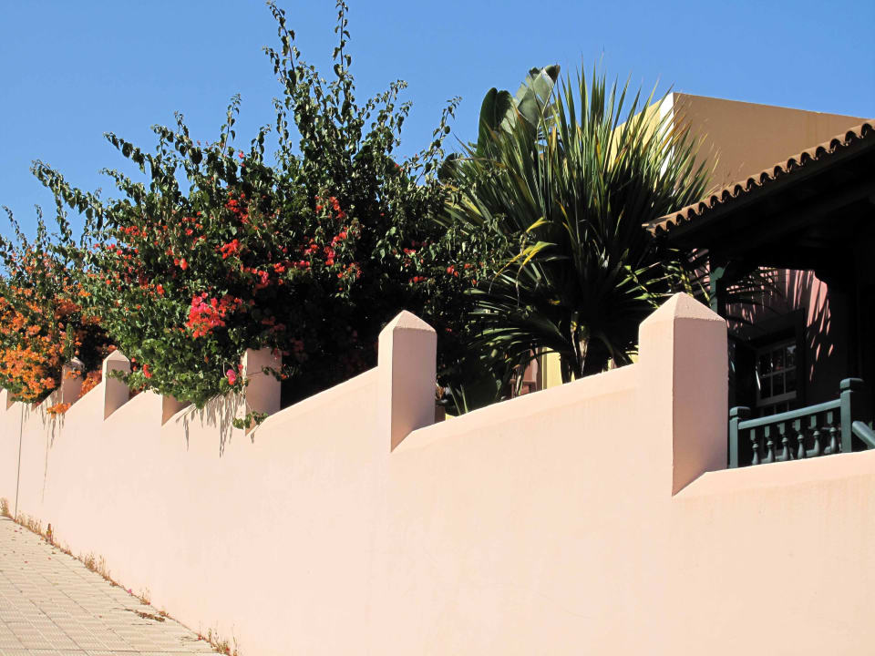 Von der Parkstrasse Apartamentos Oasis San Antonio