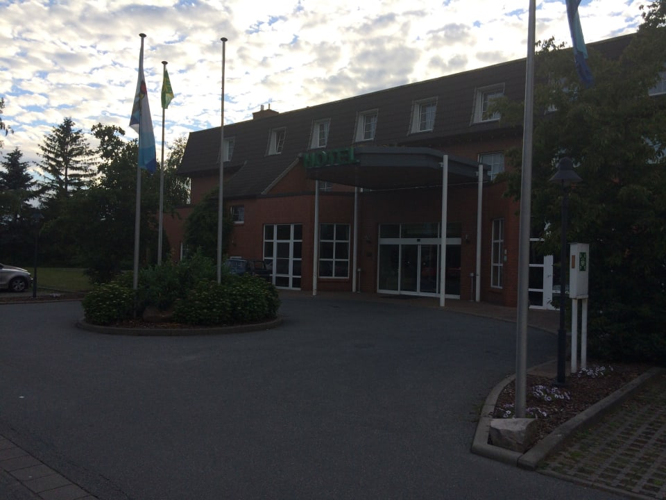 Hoteleingang Van der Valk Landhotel Spornitz