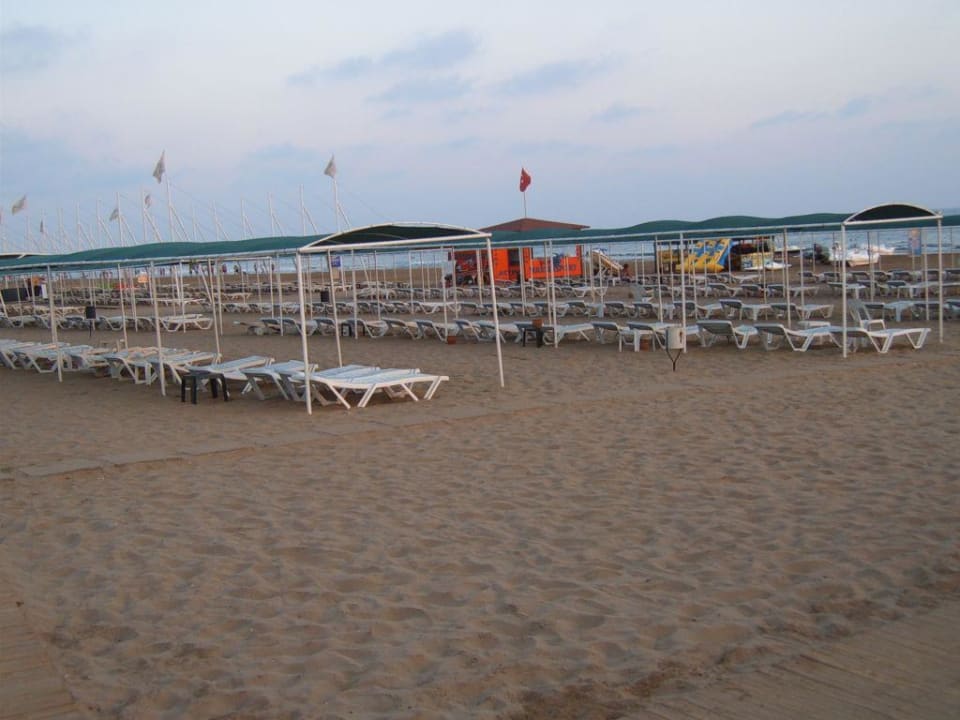 Der Sandstrand am Hotel Hane Apartments Hane Annex