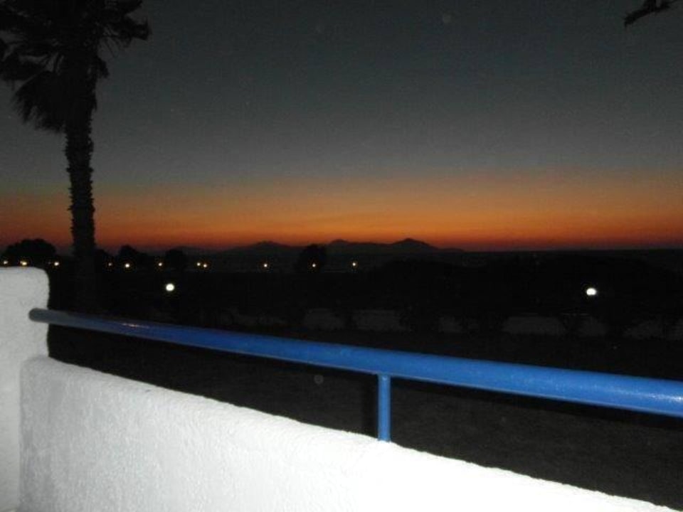 Sonnenuntergang Costa Angela Seaside Resort