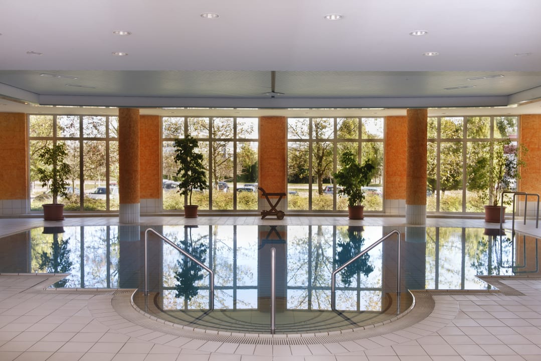 Pool Congress Hotel Weimar by Mercure