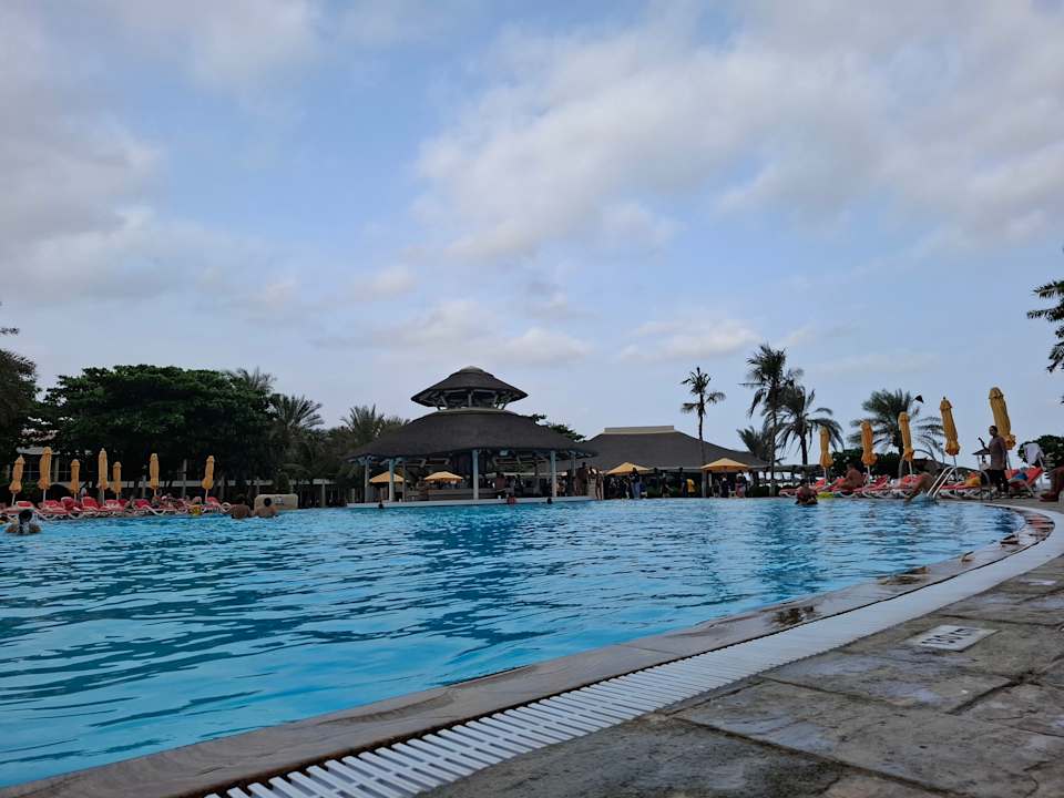 Pool Fujairah Rotana Resort & Spa