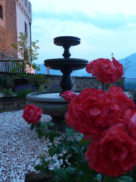 Aussicht auf Bozen vom Hof Schloss Hotel Korb