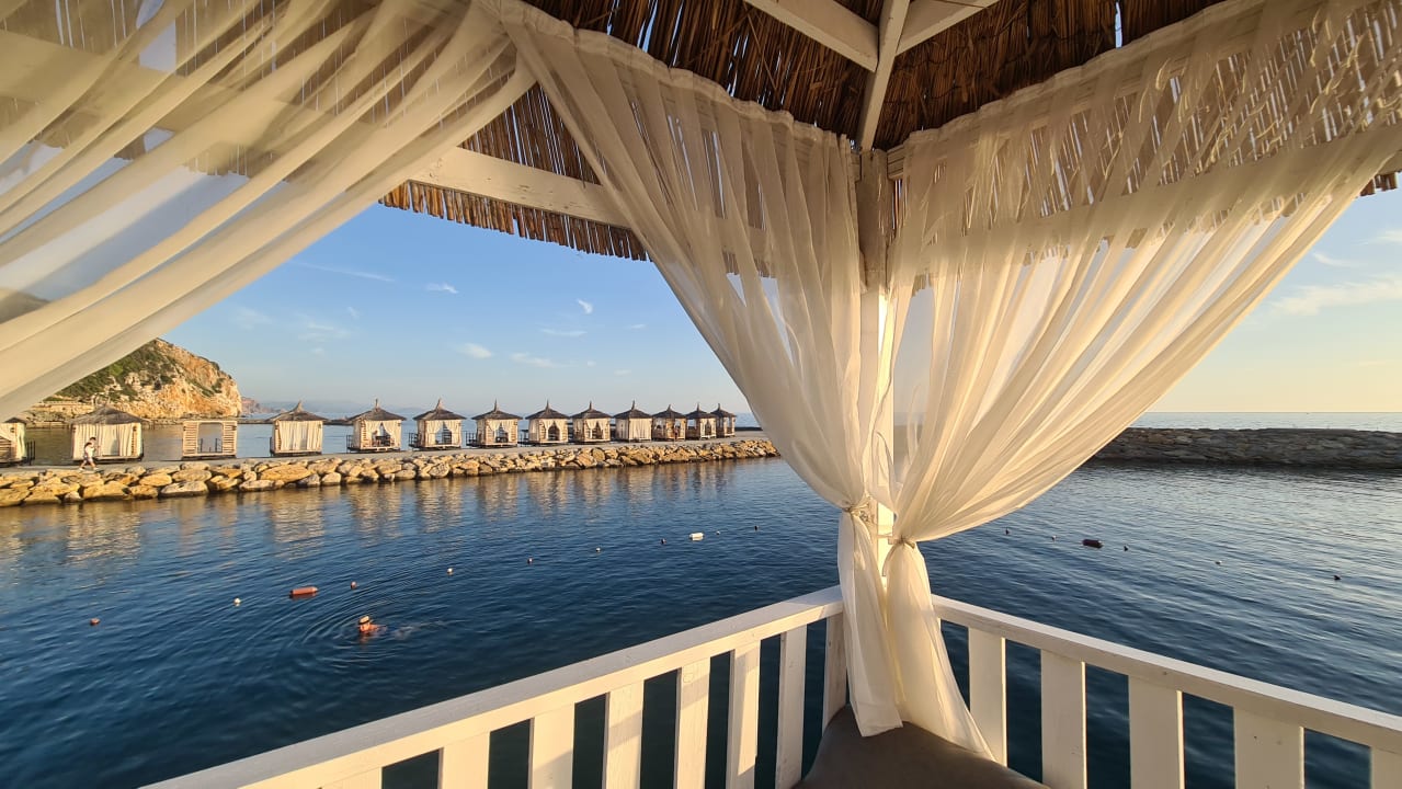 Strand Aria Resort & Spa