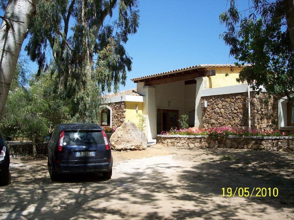 Eingang vom Parkplatz aus Limone Beach Village