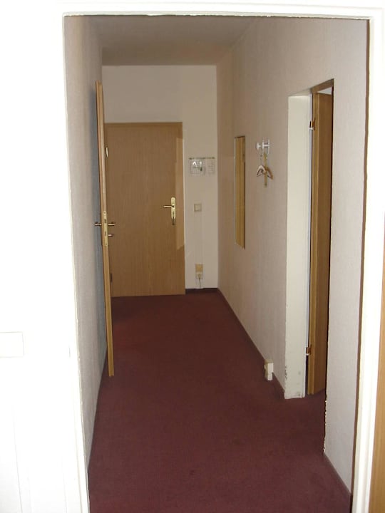 Der geräumige Flur in der Wohnung Days Inn Leipzig City Centre