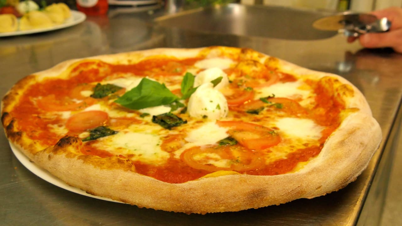 Pizza Margherita aus unserem Pizz Pub Hotel Kohlerhof