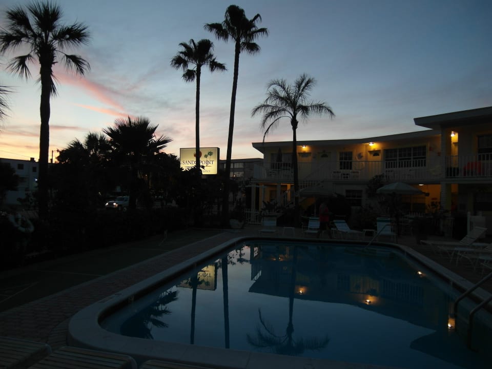 Abendstimmung über Sands Point  Sands Point Motel