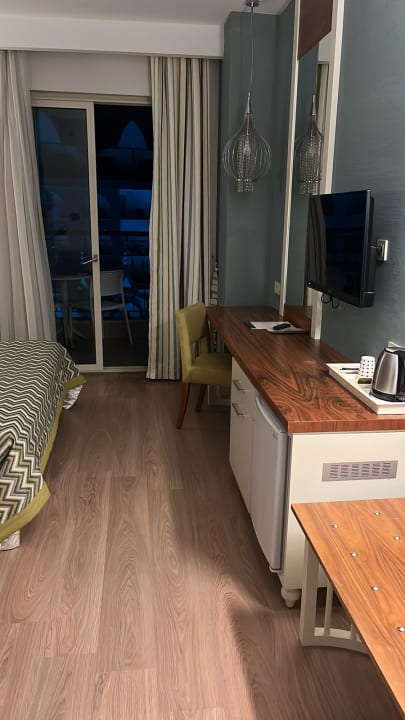 Zimmer Well Palace Side