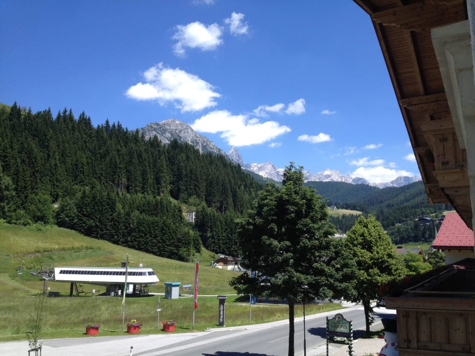 Balkon "Studio Ilona" Ausblick  auf Grossbergbahn Appartements Schörghofer