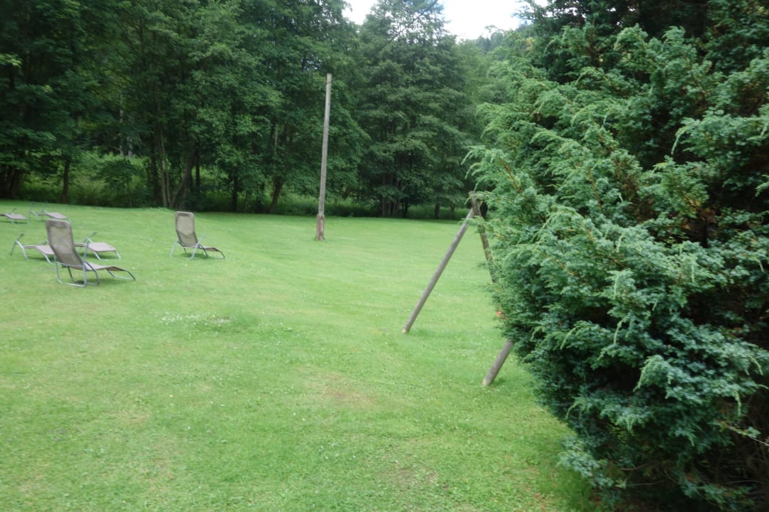 Liegewiese (Teil) Pension Mittelndorfer Mühle