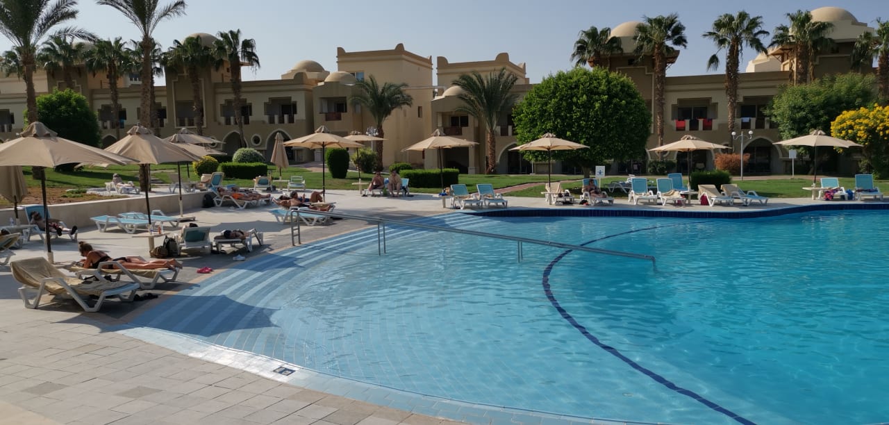 Pool Serenity Alpha Beach