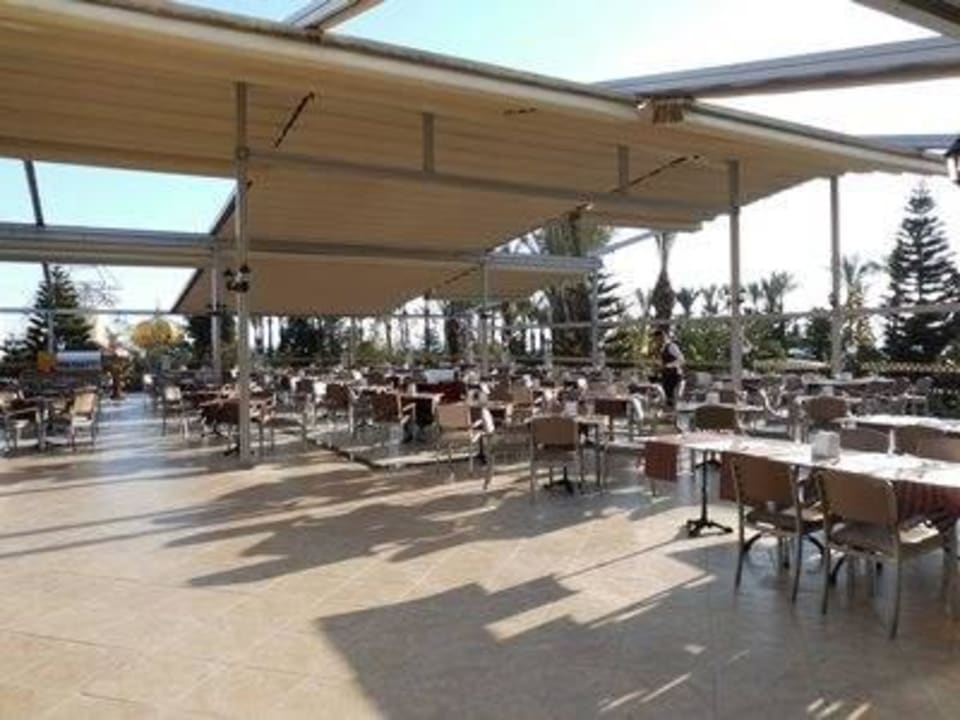 Außenterrasse alles neu gebaut Hotel Delphin Diva