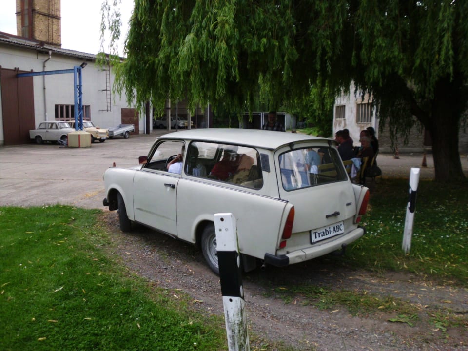 Rundkurs für Trabbi Führerscheinprüfung Parkhotel Pretzsch