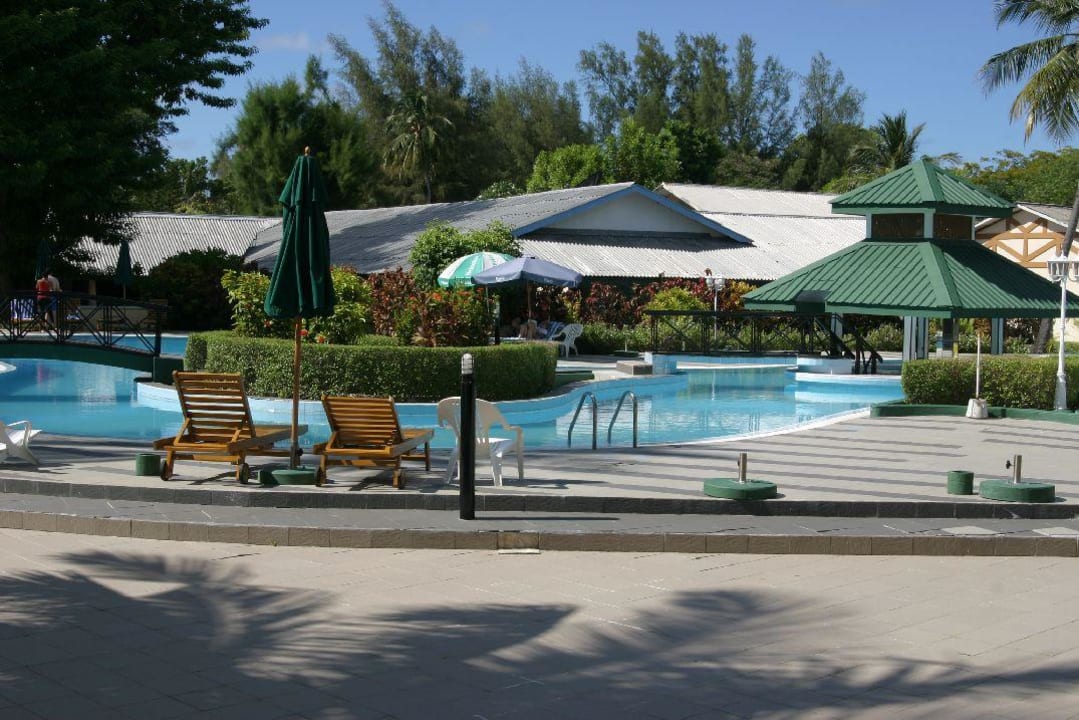 Selbsterklärend Equator Village Resort
