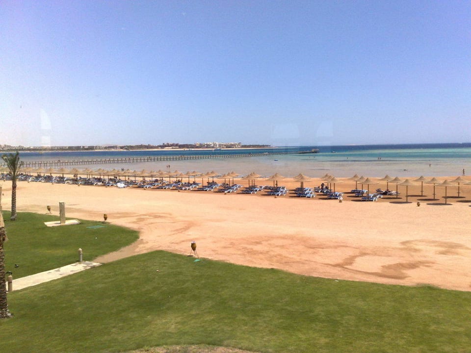 Der Strand vom Spa aus I Stella Beach Resort & Spa Makadi Bay