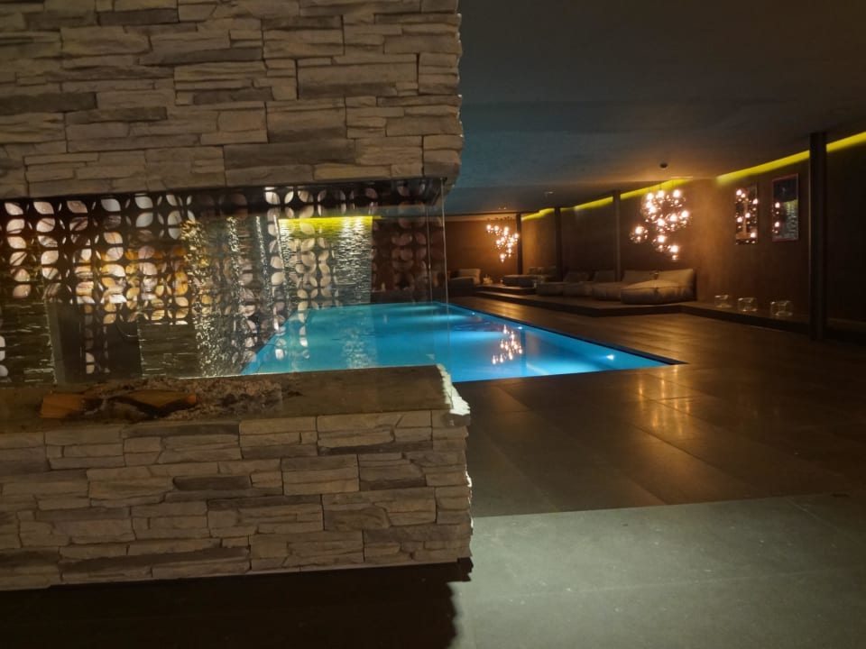 Chill Out Area mit offenem Kamin Zhero Hotel Ischgl/Kappl