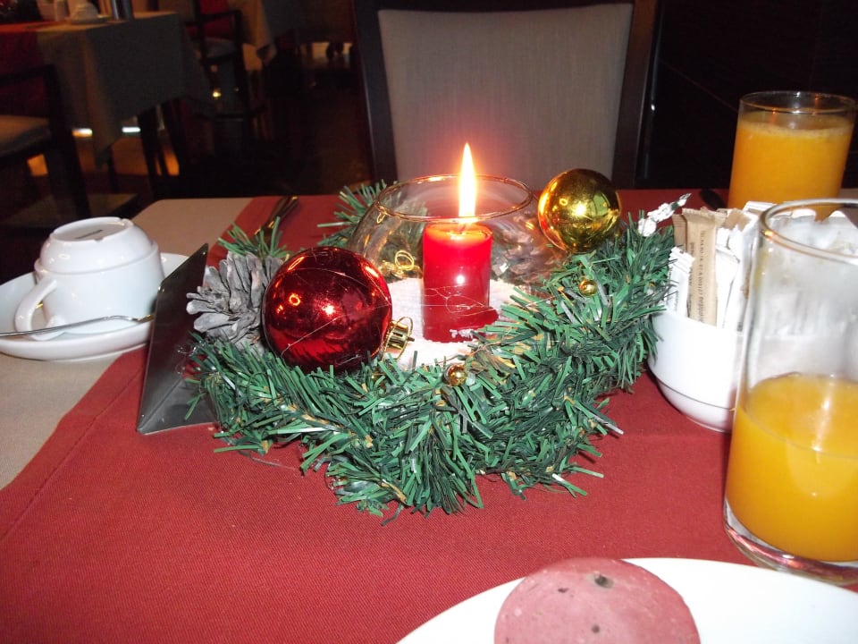Tischdeko und jeden Tag frischen Orangensaft Commodore Elite Suites & Spa - Adults only
