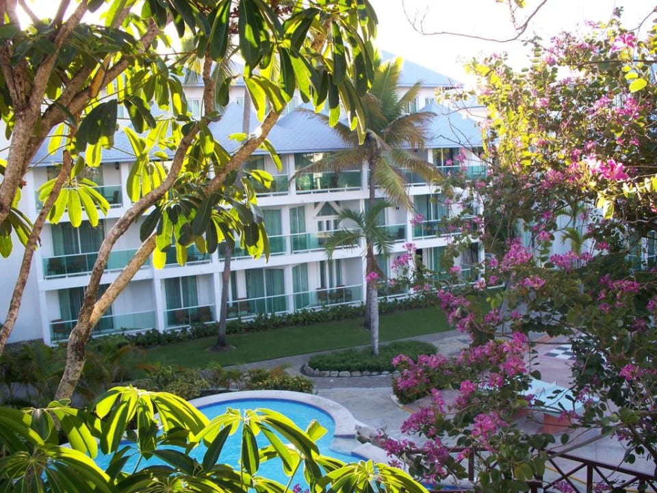 Ausblick aus unserem Zimmer auf den Pool Grand Paradise Playa Dorada