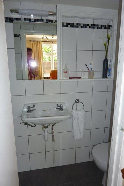 Bad Hotel Gatwick Belmont