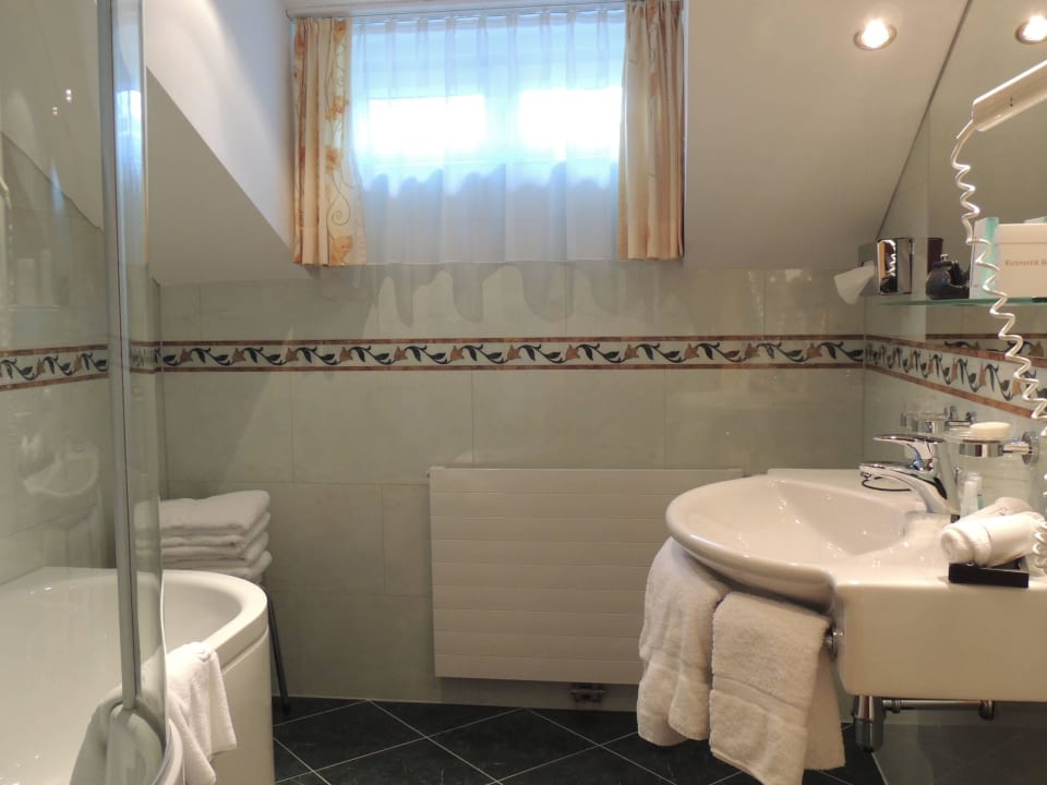 Tolles Bad, aber Vorsicht Schräge Hotel Tannbergerhof