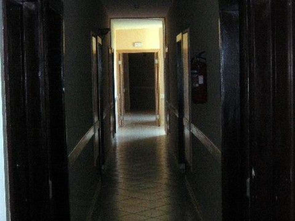 Flurbereich, der Weg zum Aufzug Hotel African Queen